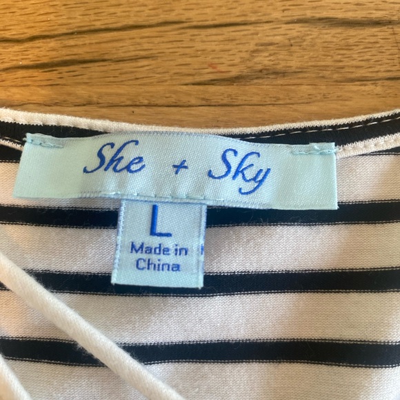 She + Sky V Neck Black White Striped  Top Tunic Women’s Large Preloved - Picture 2 of 9